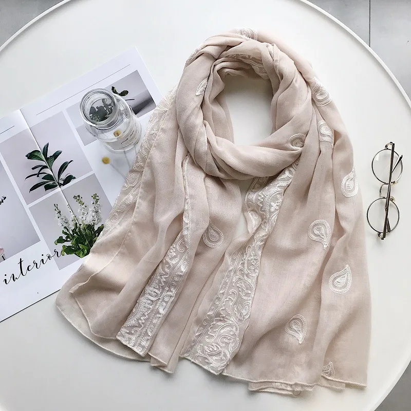 Fashion Paisley Embroidery Print Cotton Scarves Shawl Floral Scarf Wrap Hijab 11 Color Wholesale 10pcs/lot
Fashion Paisley Embroidery Print Cotton Scarves Shawl Floral Scarf Wrap Hijab 11 Color Wholesale 10pcs/lot