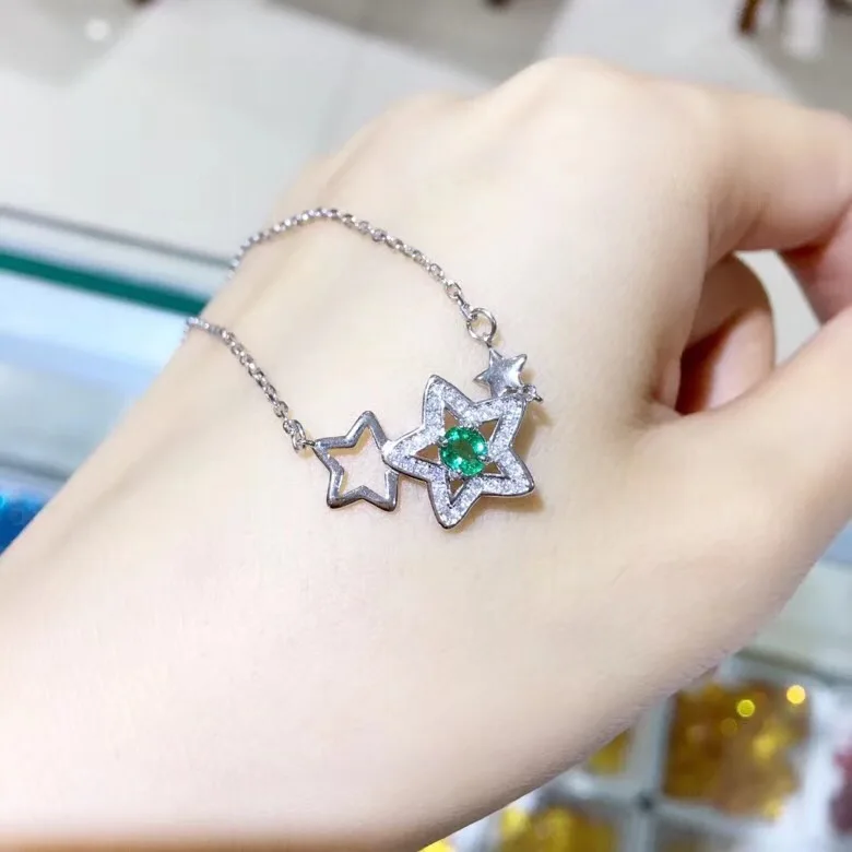 Natural emerald necklace, from the stars, 925 silver, especially beautiful, the price is suitable
Natural emerald necklace, from the stars, 925 silver, especially beautiful, the price is suitable