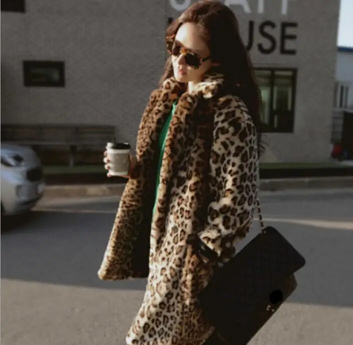 High qaulity leopard faux fur coat Fashion woman's winter super soft fur coat New 2017 Fall/winter warmed overcoat M-4XL option
High qaulity leopard faux fur coat Fashion woman's winter super soft fur coat New 2017 Fall/winter warmed overcoat M-4XL option