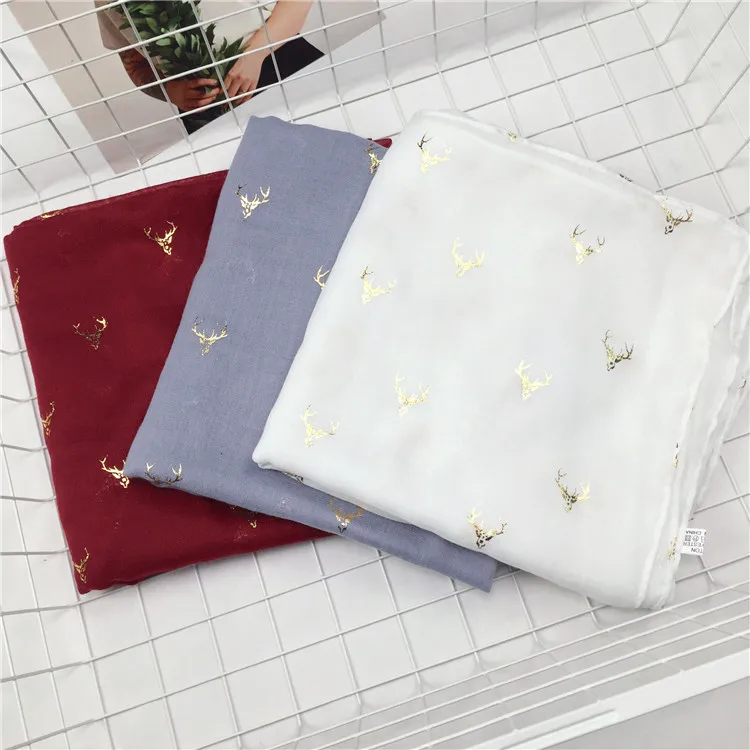 Women Deer Pattern Gold Foiling Scarf Viscose Cotton Reindeer Foiled Shawl For X-MAS Christmas Gifts
Women Deer Pattern Gold Foiling Scarf Viscose Cotton Reindeer Foiled Shawl For X-MAS Christmas Gifts