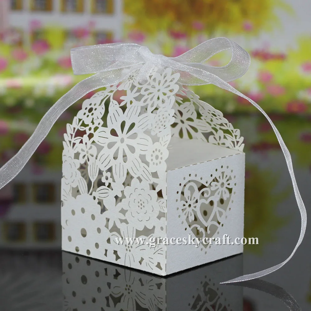 50pcs/lot Free Shipping Laser cut love heart and flowers pattern Paper Christmas Wedding candy chocolate Boxes Party Decoration
50pcs/lot Free Shipping Laser cut love heart and flowers pattern Paper Christmas Wedding candy chocolate Boxes Party Decoration