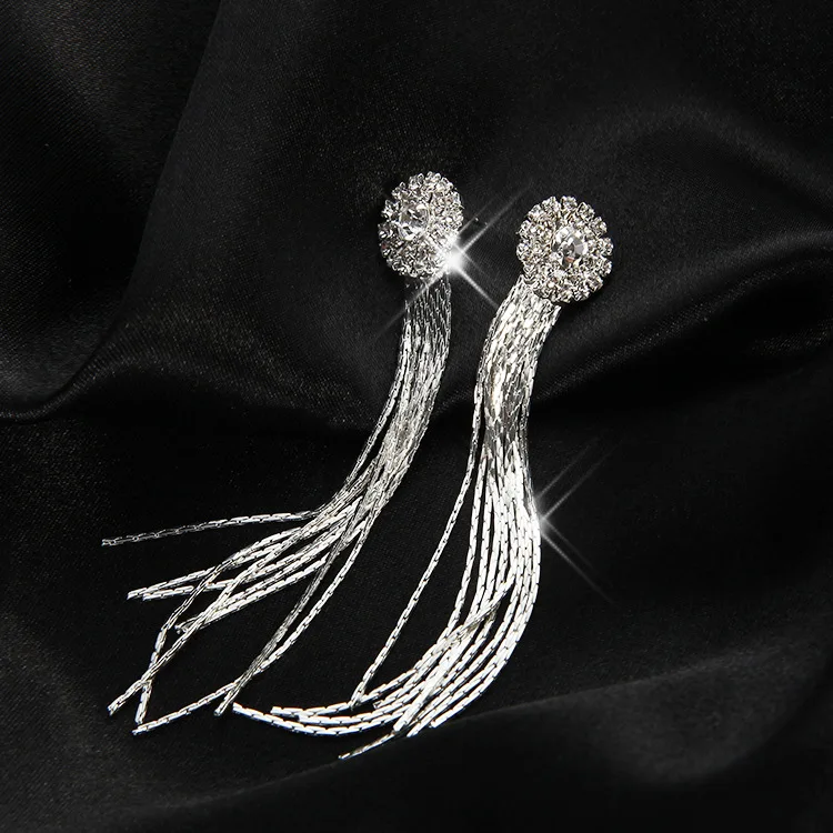 Crystal Punk 2020 Fashion Models Earrings Temperament Bride Crystal Fringe Women's Earrings Long Wholesale Sales
Crystal Punk 2020 Fashion Models Earrings Temperament Bride Crystal Fringe Women's Earrings Long Wholesale Sales