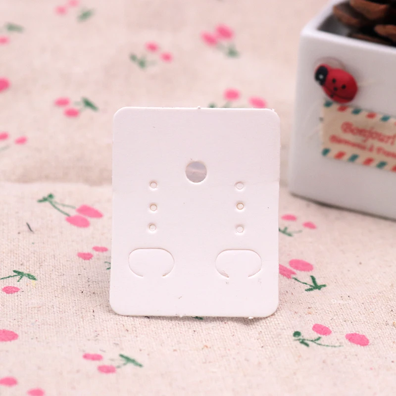 Hot Sale 200pcs/lot 3.8x4.8cm White Paper Earring Cards Ear Studs Earrings Jewelry Display Packaging Card Rectangle Jewelry Tags
Hot Sale 200pcs/lot 3.8x4.8cm White Paper Earring Cards Ear Studs Earrings Jewelry Display Packaging Card Rectangle Jewelry Tags