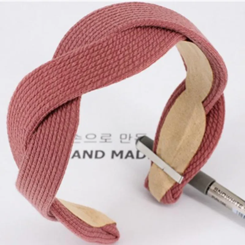 Twisted Cotton Hairband for Women Hair Accessories Lovely Retro Style Hair Hoop Crossed Headband Girls Headdress Women Head Band
Twisted Cotton Hairband for Women Hair Accessories Lovely Retro Style Hair Hoop Crossed Headband Girls Headdress Women Head Band