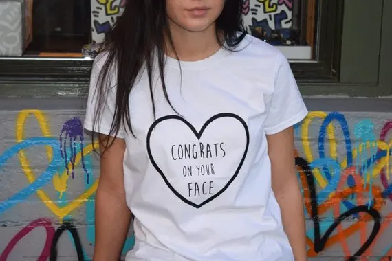 Sugarbaby поздравляем с вашим лицом Tumblr гранж футболка с коротким рукавом сердечки повседневные топы Футболка Высокое качество Tumblr футболка Женские топы
Sugarbaby поздравляем с вашим лицом Tumblr гранж футболка с коротким рукавом сердечки повседневные топы Футболка Высокое качество Tumblr футболка Женские топы