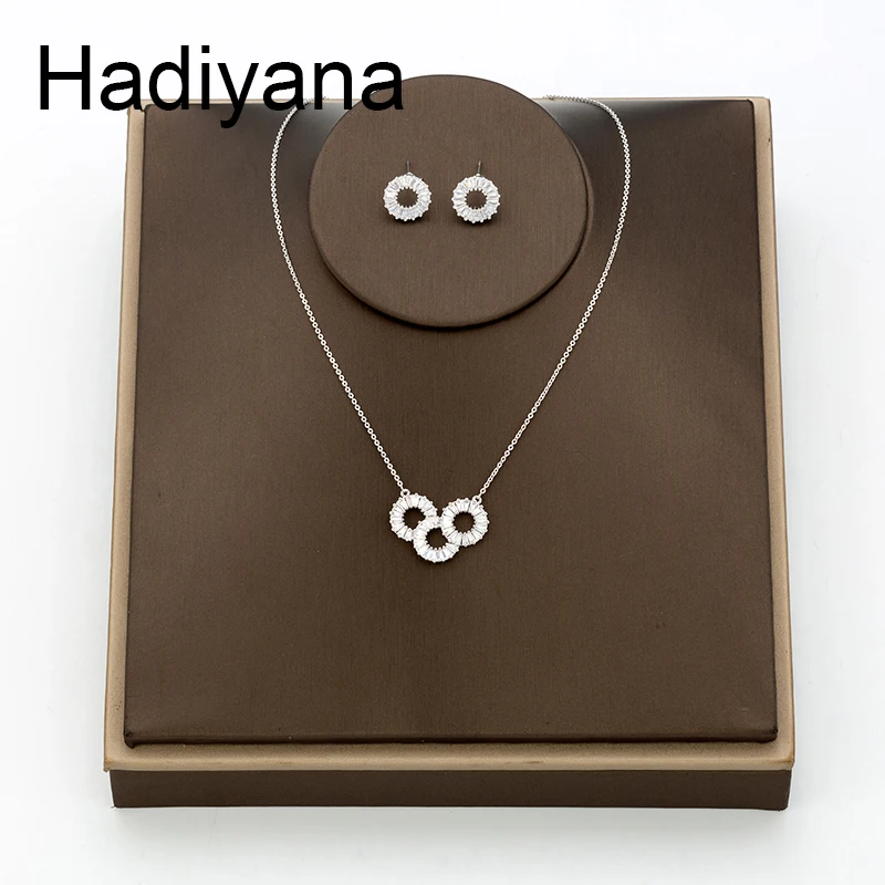 Hadiyana Trendy Fashion Round Bride Goddess AAA Zircon Set Hot Sale Shiny Sets For Women Necklace Earrings Jewelry Party TZ8111
Hadiyana Trendy Fashion Round Bride Goddess AAA Zircon Set Hot Sale Shiny Sets For Women Necklace Earrings Jewelry Party TZ8111