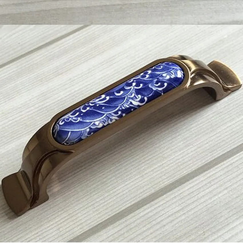 96mm retro furniture handles white and blue porcelain kitchen cabinet drawer pulls knobs antique brass dresser handles champagne
96mm retro furniture handles white and blue porcelain kitchen cabinet drawer pulls knobs antique brass dresser handles champagne
