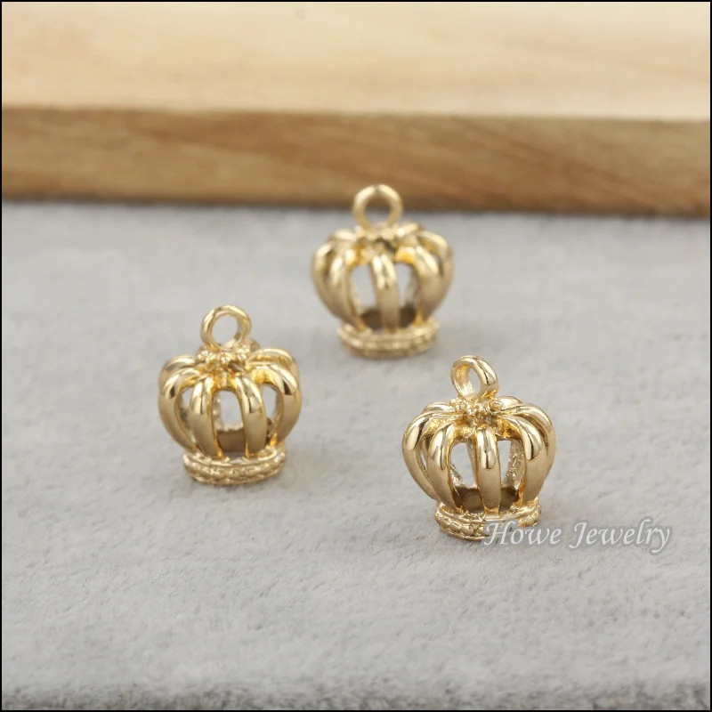 Wholesale 40 pcs/lot UV Gold-color Jewelry Hollow Crown Pendants charms for bracelet necklace DIY jewelry making 80132
Wholesale 40 pcs/lot UV Gold-color Jewelry Hollow Crown Pendants charms for bracelet necklace DIY jewelry making 80132