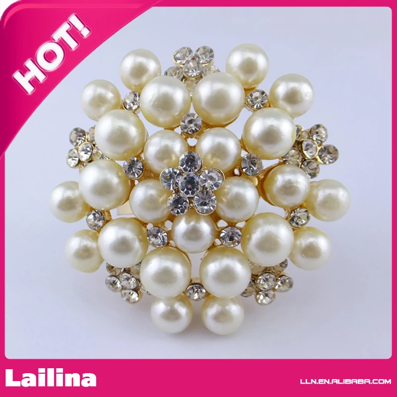 Hot Sell Rhinestone & Pearl Napkin Ring for Wedding Table Decoration 50*40mm
Hot Sell Rhinestone & Pearl Napkin Ring for Wedding Table Decoration 50*40mm