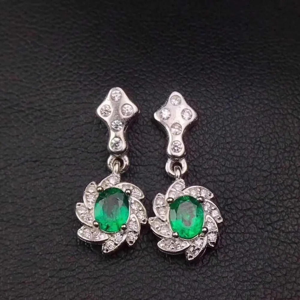 natural emerald earring in 925 sterling silver gemstone jewelry for women with gift box
natural emerald earring in 925 sterling silver gemstone jewelry for women with gift box