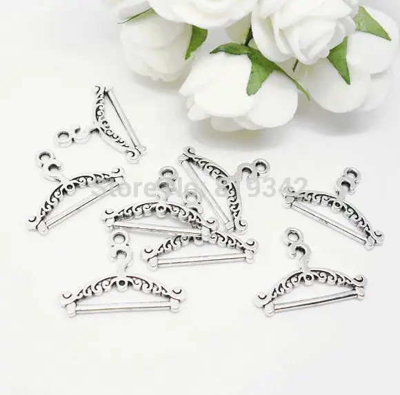 Free Shipping 60pcs/lot 24x17mm Antique Silver Clothes Hanger Charm Pendants Jewelry Findings Wholesale J0466
Free Shipping 60pcs/lot 24x17mm Antique Silver Clothes Hanger Charm Pendants Jewelry Findings Wholesale J0466