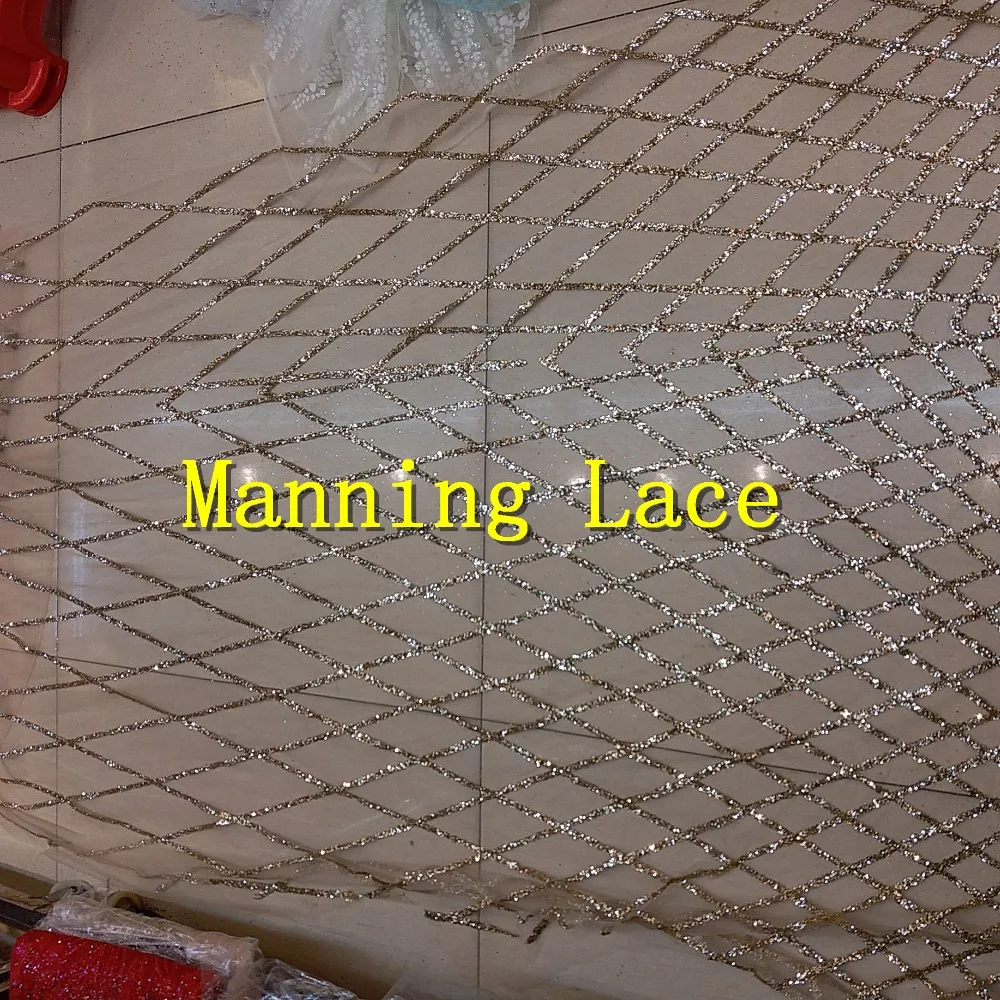 Popular design glued glitter embroidery African tulle lace French net fabric embrodery lace fabric for dress
Popular design glued glitter embroidery African tulle lace French net fabric embrodery lace fabric for dress