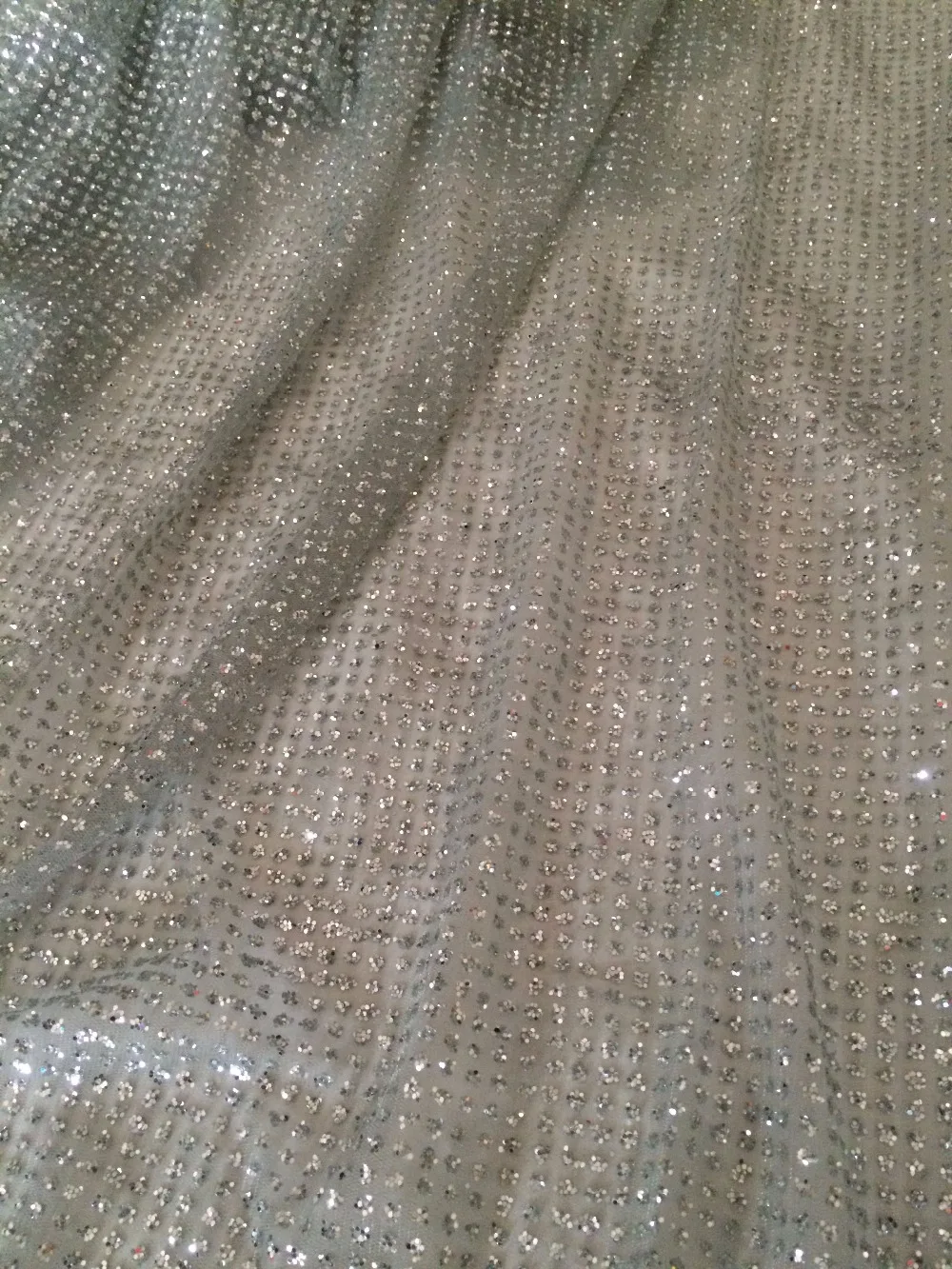 Hand print glued glitter Z-han42112 Flocking african tulle net lace african french mesh lace fabric for party evening dress
Hand print glued glitter Z-han42112 Flocking african tulle net lace african french mesh lace fabric for party evening dress