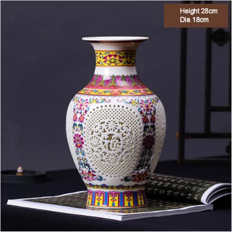 New Arrival Antique Jingdezhen Ceramic Vase Chinese Blue and White Porcelain Flower Vase For Home Decor 
New Arrival Antique Jingdezhen Ceramic Vase Chinese Blue and White Porcelain Flower Vase For Home Decor