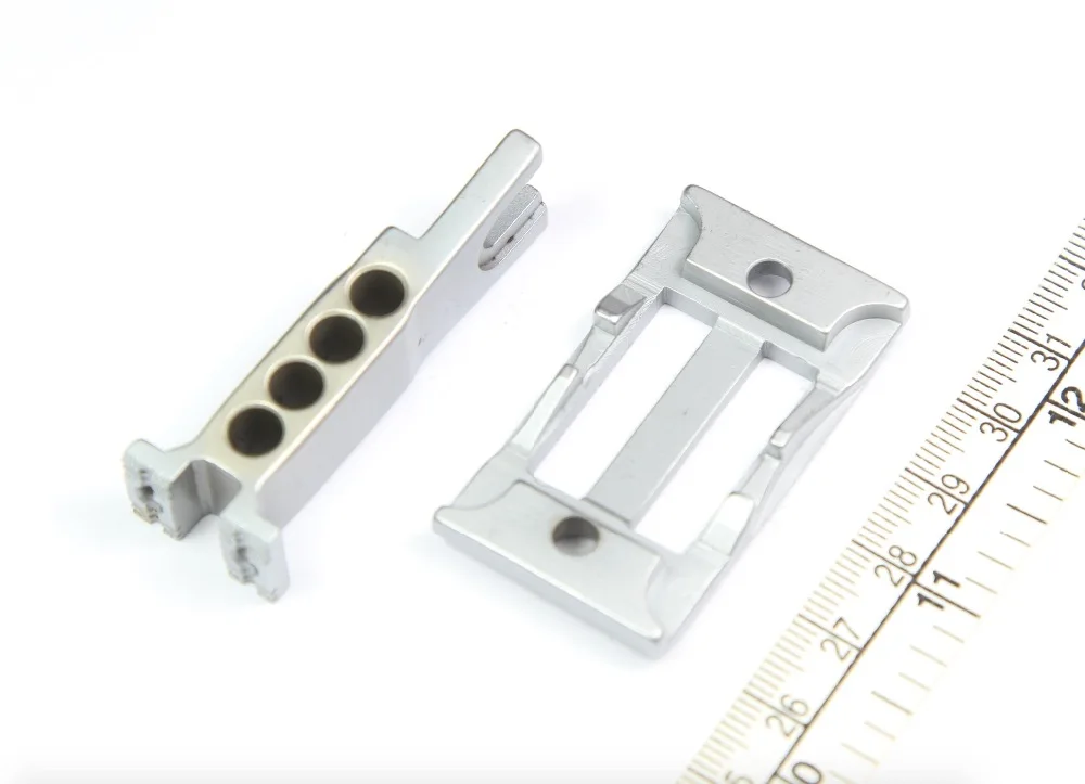 DURKOPP ADLER KH768 SEWING MACHINE parts FEED DOG AND NEEDLE PLATE
DURKOPP ADLER KH768 SEWING MACHINE parts FEED DOG AND NEEDLE PLATE