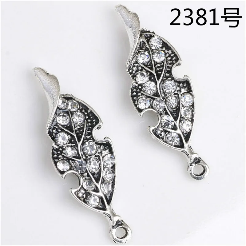50PCS New Anti-Silver color Clear Crystal Leaf Charms Pendant Fashion Jewelry Findings Handmade Craft 11*35mm
50PCS New Anti-Silver color Clear Crystal Leaf Charms Pendant Fashion Jewelry Findings Handmade Craft 11*35mm
