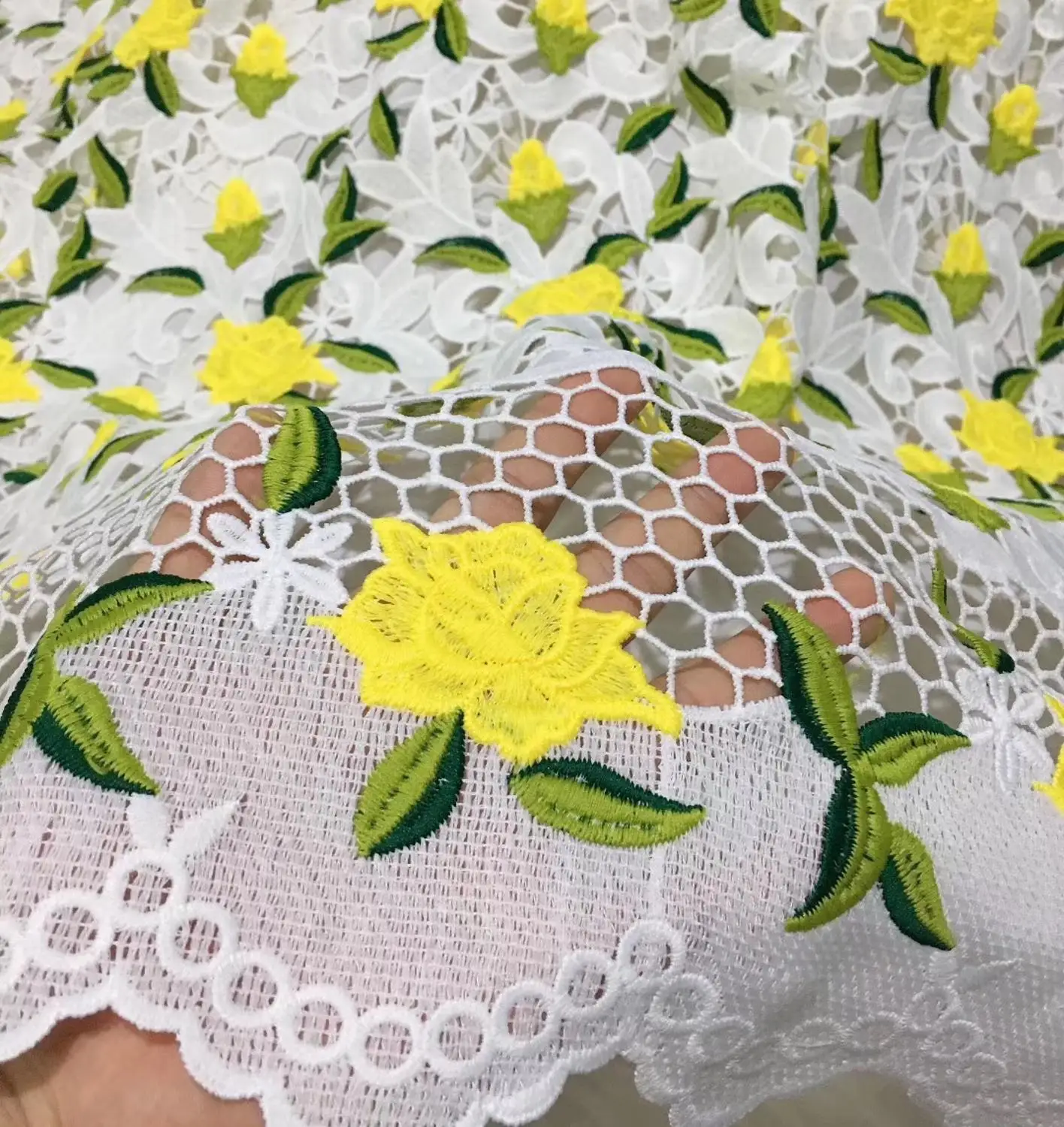 Latest Print Cord Lace Fabric High Quality Water Soluble Nigerian Embroidered Sewing Guipure Lace Fabric For Women Dress TS8468
Latest Print Cord Lace Fabric High Quality Water Soluble Nigerian Embroidered Sewing Guipure Lace Fabric For Women Dress TS8468