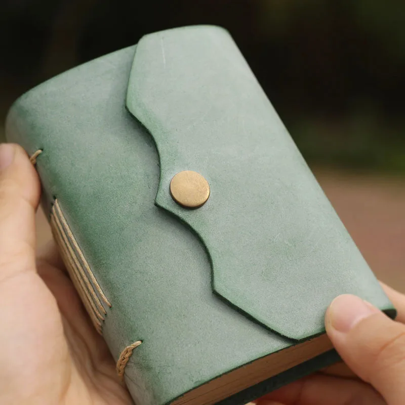 Pocket Book Thickened Leather Mini Notebook Small Portable Old Iron Gift
Pocket Book Thickened Leather Mini Notebook Small Portable Old Iron Gift
