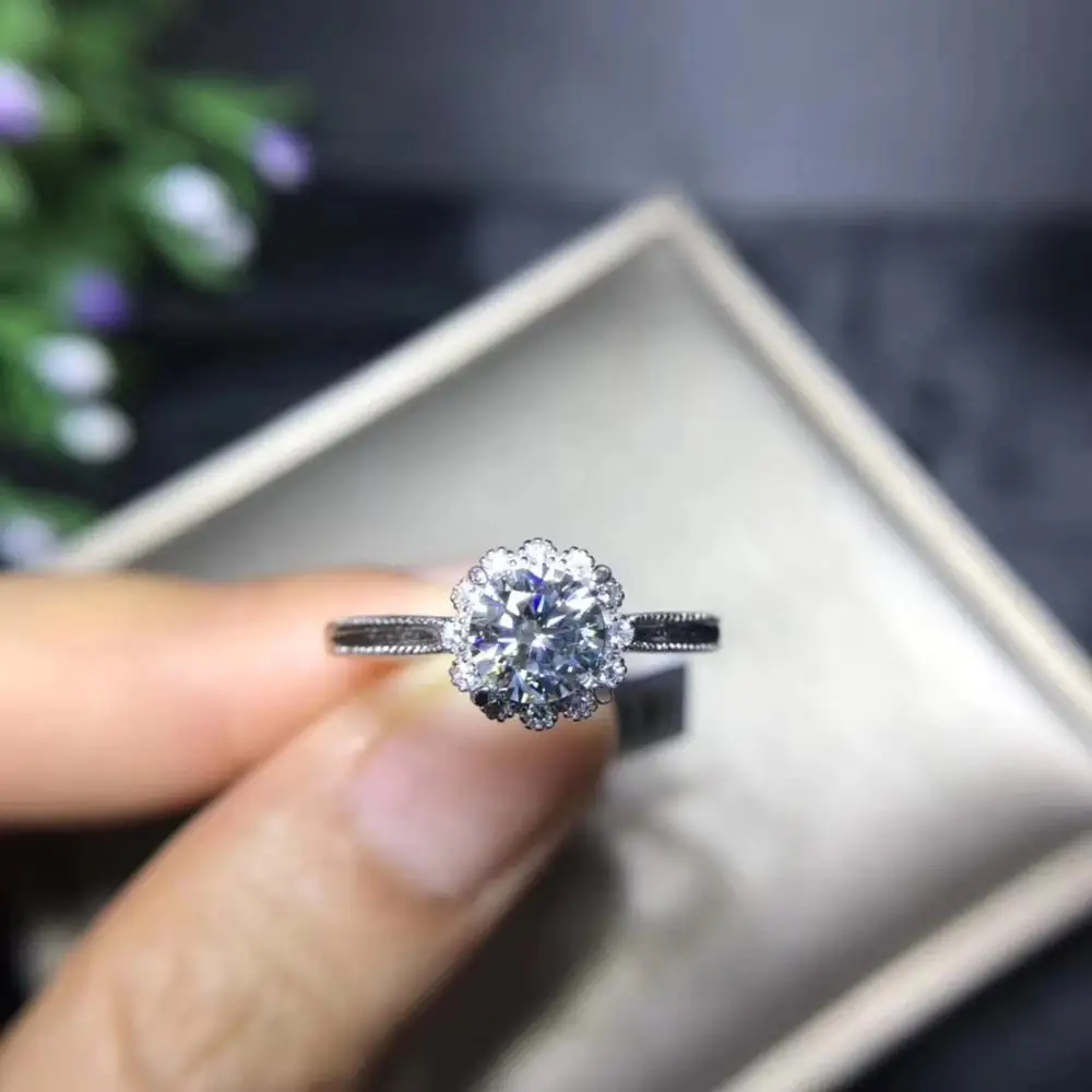 Мигание moissanite драгоценный камень кольцо для женщин круглый натуральный драгоценный камень 925 пробы серебро блестящее лучше, чем алмаз обручальное кольцо подарок
Мигание moissanite драгоценный камень кольцо для женщин круглый натуральный драгоценный камень 925 пробы серебро блестящее лучше, чем алмаз обручальное кольцо подарок