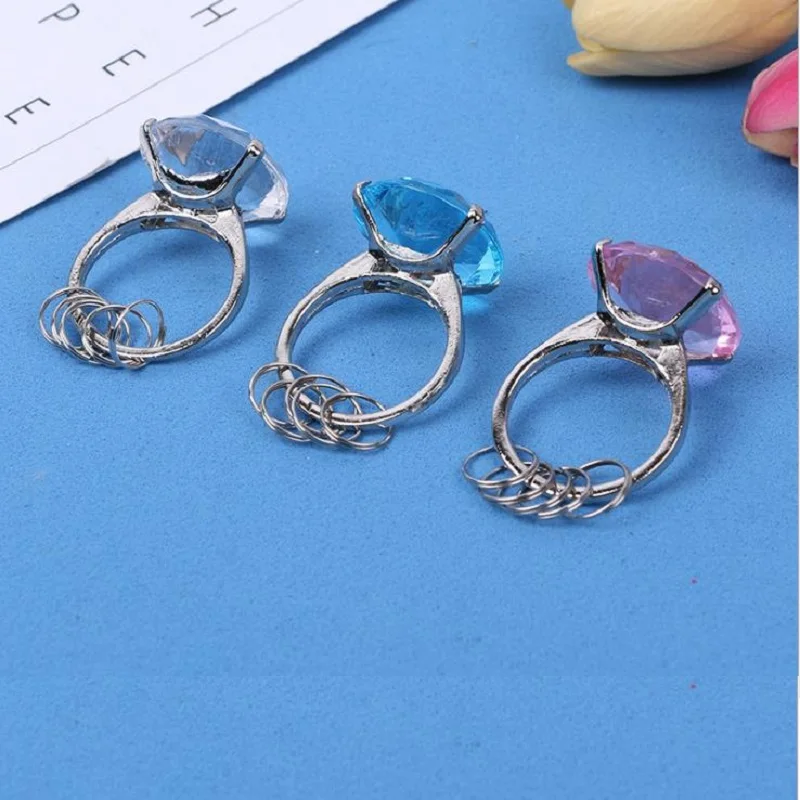 10pcs Crystal Diamond Ring style Keychain Key Ring Party Favors Wedding Gifts for guest with Gift box 3 colors
10pcs Crystal Diamond Ring style Keychain Key Ring Party Favors Wedding Gifts for guest with Gift box 3 colors