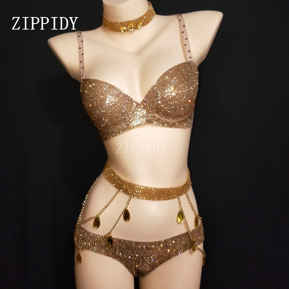 Gold Flashing Full Rhinestones Bra Short Women's Birthday Celebrate Prom Show Bikini Set Nightclub Women Singer Outfit Set
Gold Flashing Full Rhinestones Bra Short Women's Birthday Celebrate Prom Show Bikini Set Nightclub Women Singer Outfit Set