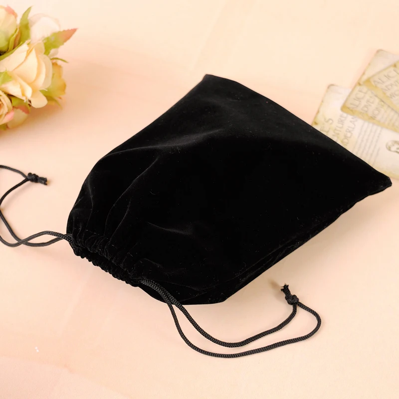 Black Jewelry Bags 13x18cm 50pcs Drawstring Velvet Jewelry Pouch For Bracelet Necklace Cosmetic Packaging Can Custom Logo
Black Jewelry Bags 13x18cm 50pcs Drawstring Velvet Jewelry Pouch For Bracelet Necklace Cosmetic Packaging Can Custom Logo