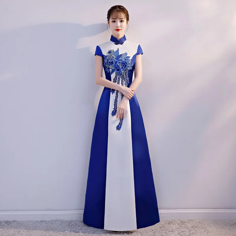 Elegant Women Floor-length Cheongsam Large Size 3XL Chinese Traditional Embroidery Flower Qipao Slim Mandarin Collar Dress
Elegant Women Floor-length Cheongsam Large Size 3XL Chinese Traditional Embroidery Flower Qipao Slim Mandarin Collar Dress
