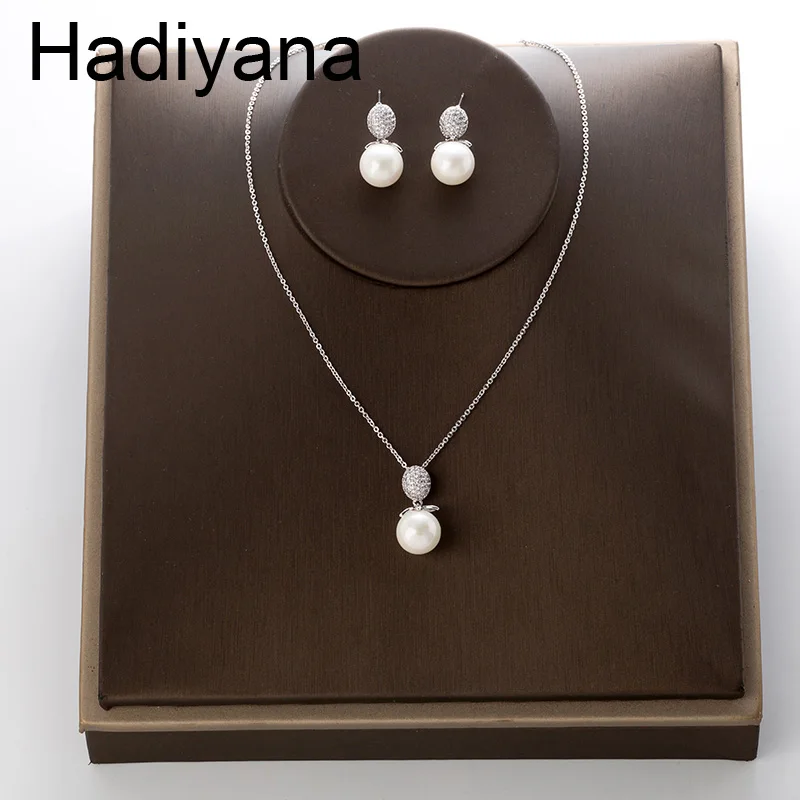 HadiyanaTrendy Noble Lady Micro Inlaid Pendant Earrings Set Simple Pearl AAA Cubic Zirconia Necklace Party Jewelry Gift TZ8094
HadiyanaTrendy Noble Lady Micro Inlaid Pendant Earrings Set Simple Pearl AAA Cubic Zirconia Necklace Party Jewelry Gift TZ8094