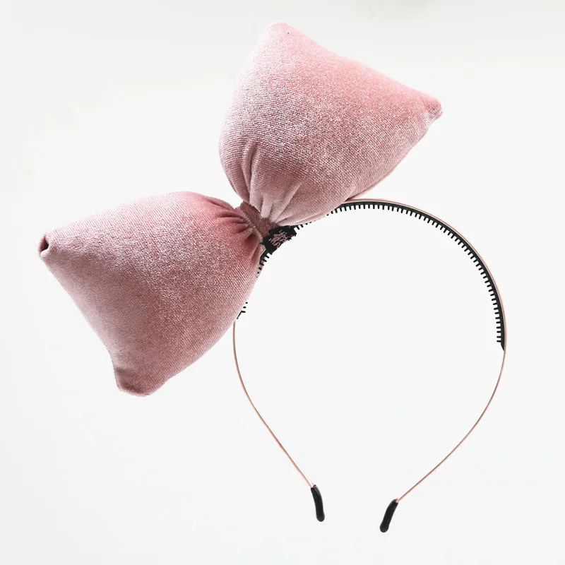2021 NEW winter STYLE fashion velvet large bows headband assorted colors girls fashion hairband 
2021 NEW winter STYLE fashion velvet large bows headband assorted colors girls fashion hairband