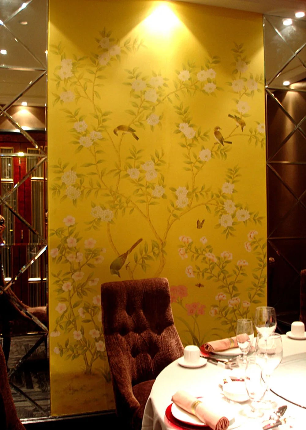 Hand-painted silk wallpaper painting flower with bird hand painted wall paper living/dinning room/study/TV/Sofa/porch background
Hand-painted silk wallpaper painting flower with bird hand painted wall paper living/dinning room/study/TV/Sofa/porch background