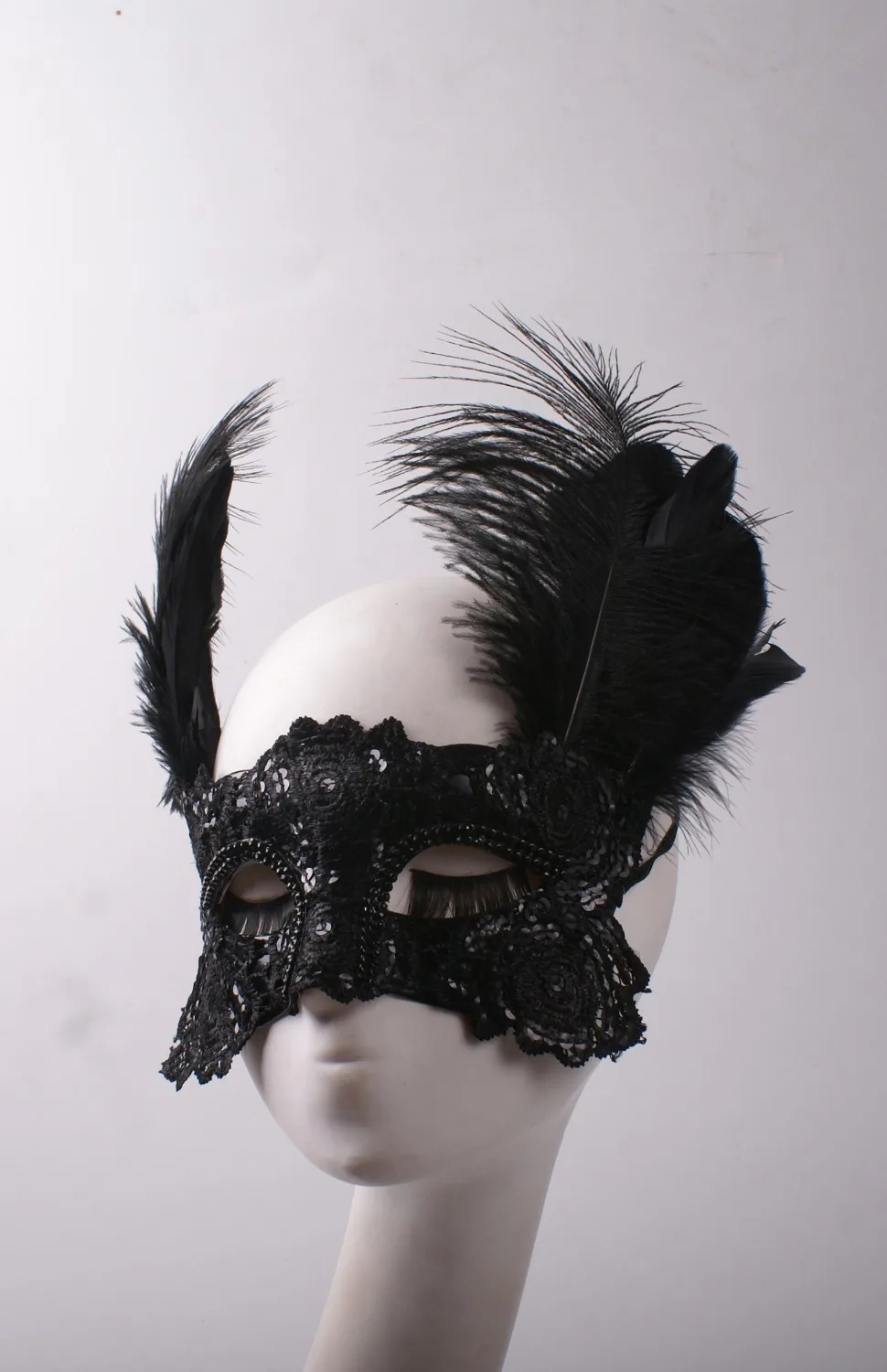 Black Feather Half Face Unisex Mask Halloween Party Masquerade Mask Adult Fashion Mask
Black Feather Half Face Unisex Mask Halloween Party Masquerade Mask Adult Fashion Mask