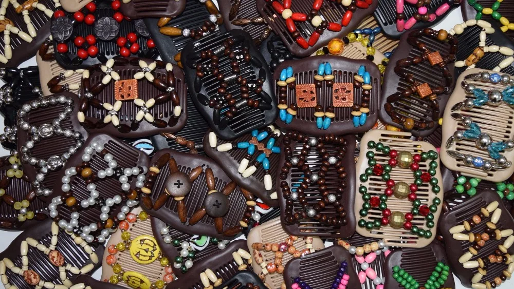 200 pcs/lot mix model Fashion magic Hair Combs mix lot wooden Beaded Hair Clips accessories
200 pcs/lot mix model Fashion magic Hair Combs mix lot wooden Beaded Hair Clips accessories