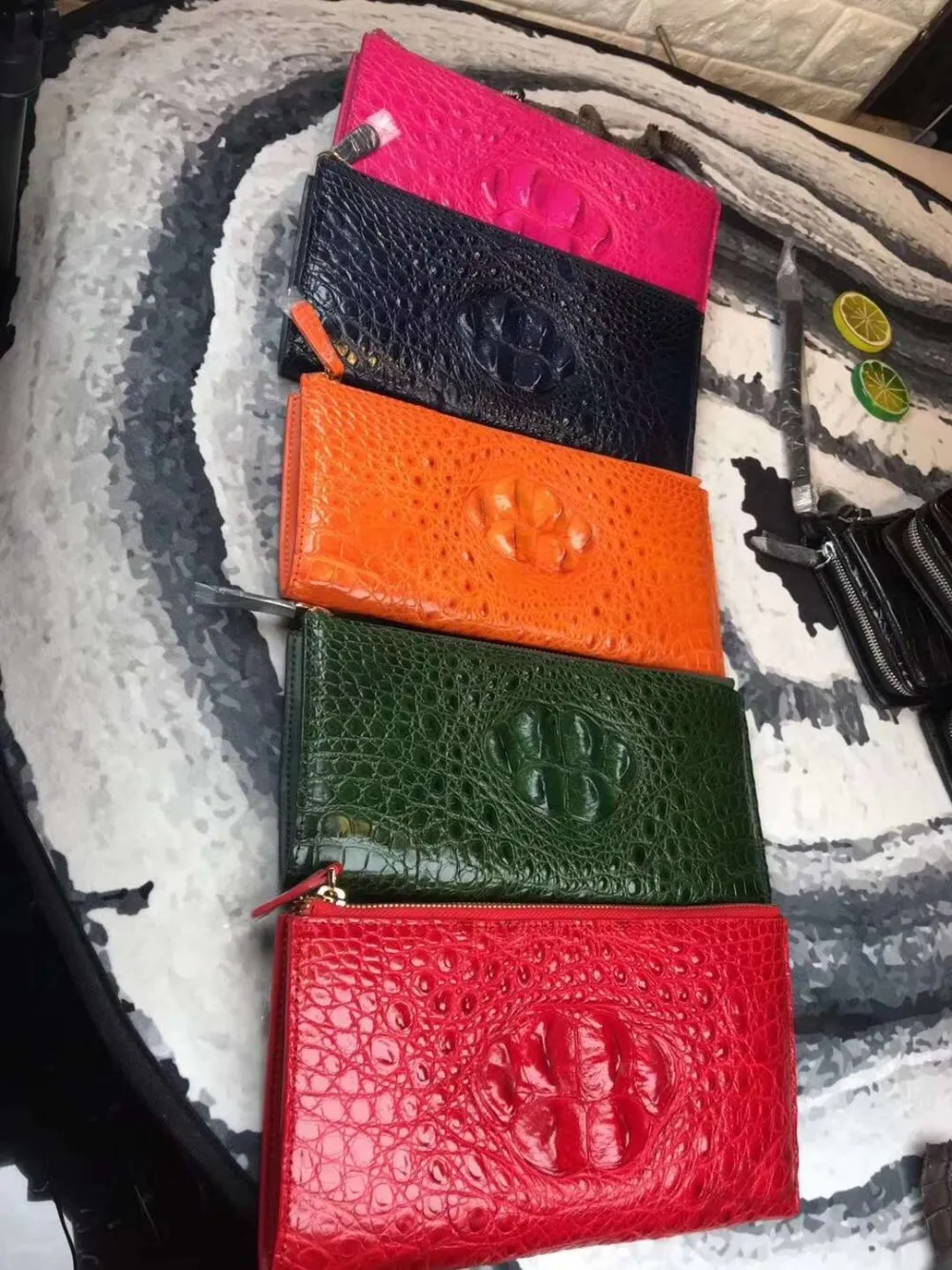Newest 100% Genuine/Real crocodile skin leather women wallet and purse lady evening wallet long size lady bank card holder case
Newest 100% Genuine/Real crocodile skin leather women wallet and purse lady evening wallet long size lady bank card holder case
