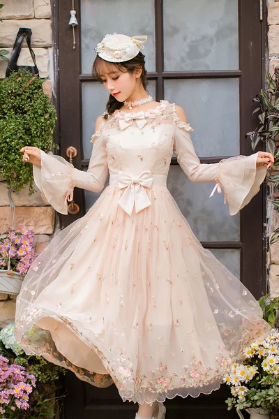 Princess sweet lolita dress Candy rain Japanese sweet female dress embroidery Strapless slim dress with long sleeves C22AB7020
Princess sweet lolita dress Candy rain Japanese sweet female dress embroidery Strapless slim dress with long sleeves C22AB7020