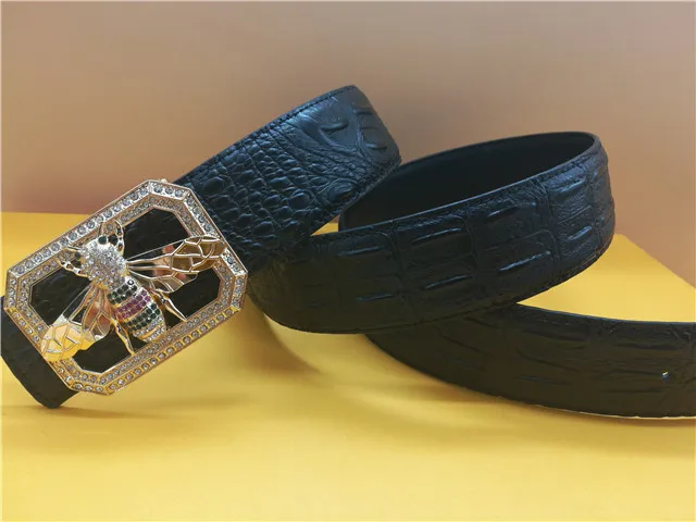 High-end diamond bee buckle smooth buckle belt Crocodile pattern men's leather belt Men's casual pants belt
High-end diamond bee buckle smooth buckle belt Crocodile pattern men's leather belt Men's casual pants belt