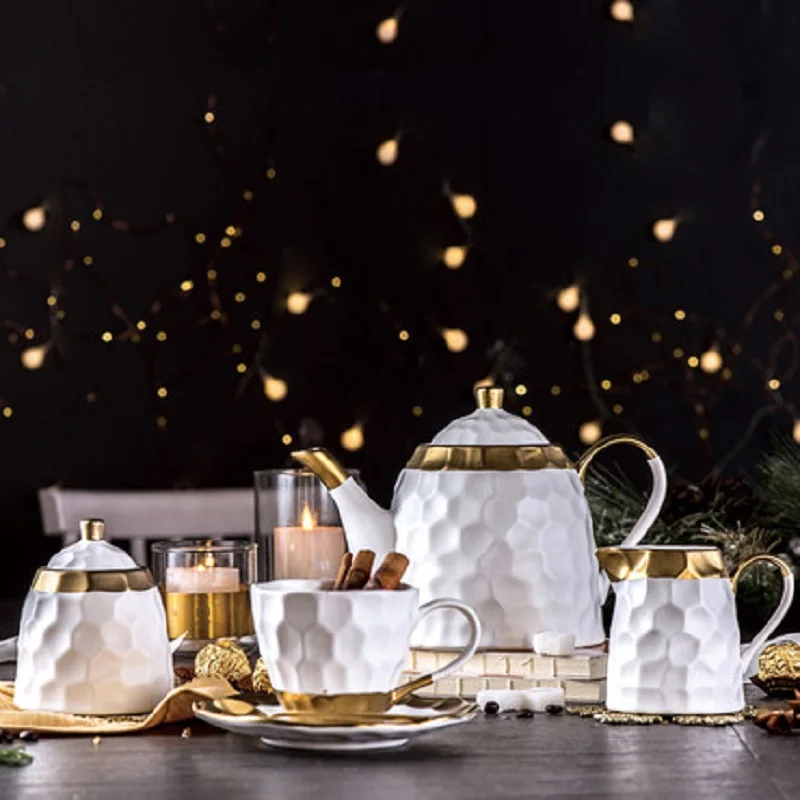 Ceramic European Coffee Cup and Plate Set Simple Household Creativity Phnom Penh High-end Tea Set
Ceramic European Coffee Cup and Plate Set Simple Household Creativity Phnom Penh High-end Tea Set
