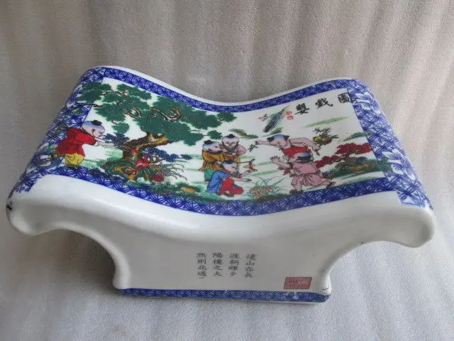 Exquisite Ancient Chinese ceramic massage health pillow ,painted with happy children playing
Exquisite Ancient Chinese ceramic massage health pillow ,painted with happy children playing