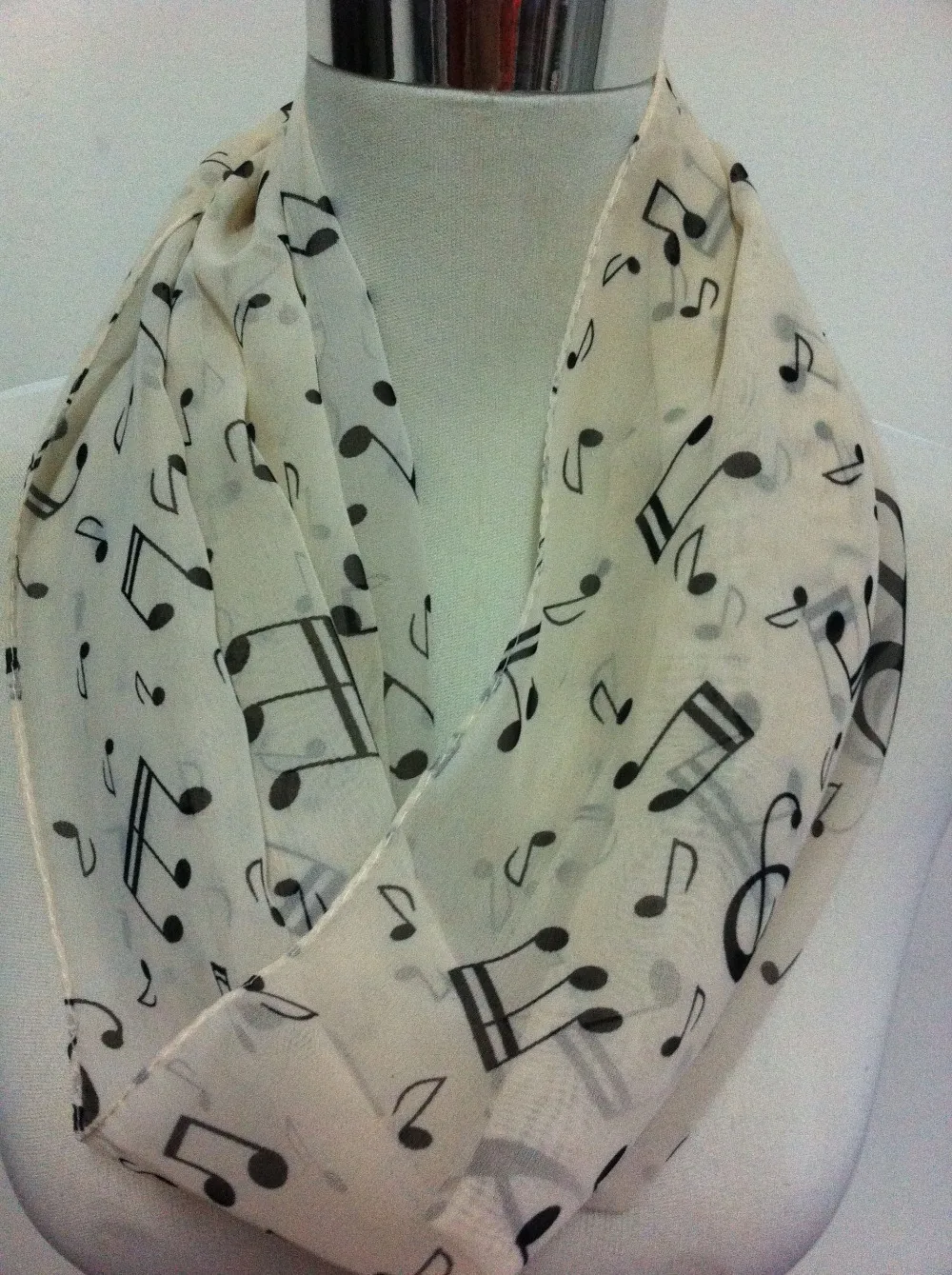 Fashion Stylish Women Girl's Musical Note Chiffon Soft Infinity 2-Loop Cowl Eternity Endless Circle Casual Scarf New
Fashion Stylish Women Girl's Musical Note Chiffon Soft Infinity 2-Loop Cowl Eternity Endless Circle Casual Scarf New