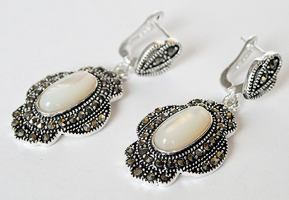VINTAGE NATURAL WHITE SHELL 925 SILVER&MARCASITE EARRINGS 11/2" VALENTINE'S GIFT
VINTAGE NATURAL WHITE SHELL 925 SILVER&MARCASITE EARRINGS 11/2" VALENTINE'S GIFT