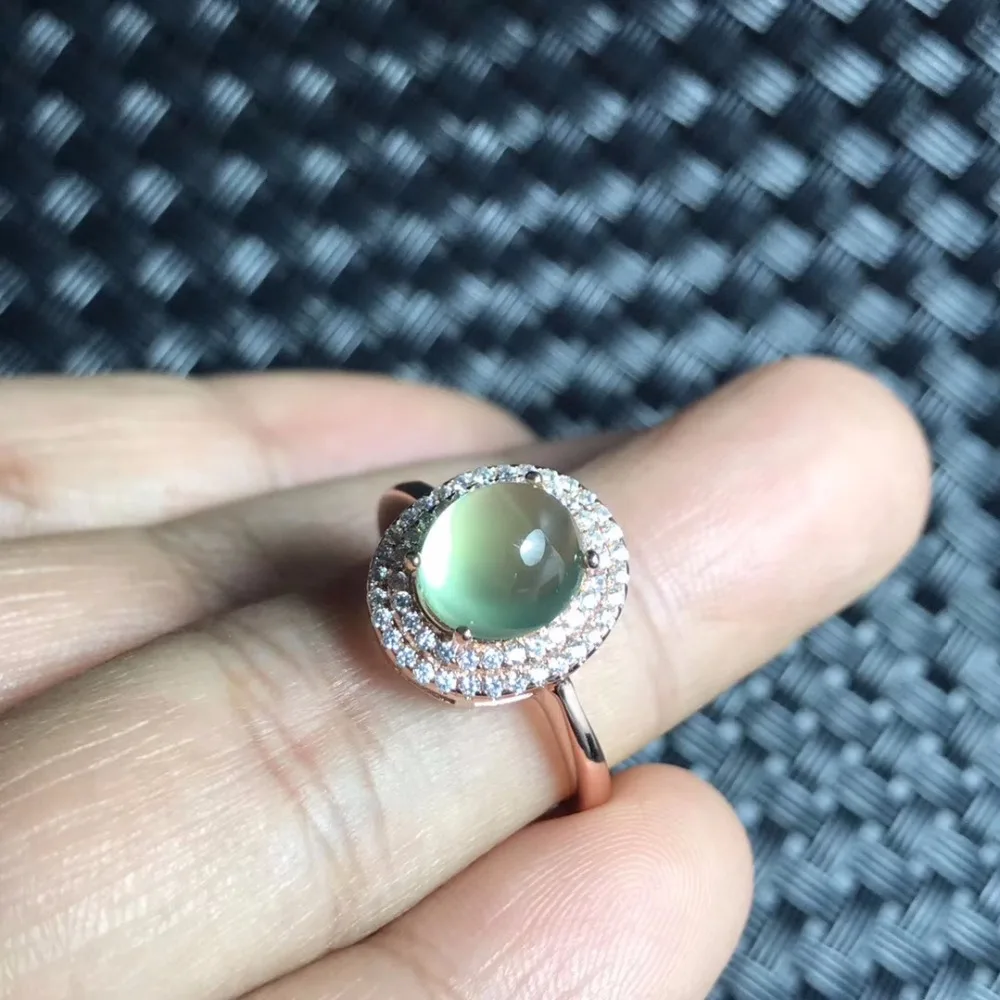 Natural grape stone ring, crystal clear, sleek, 925 silver, women's beautiful jewelry
Natural grape stone ring, crystal clear, sleek, 925 silver, women's beautiful jewelry