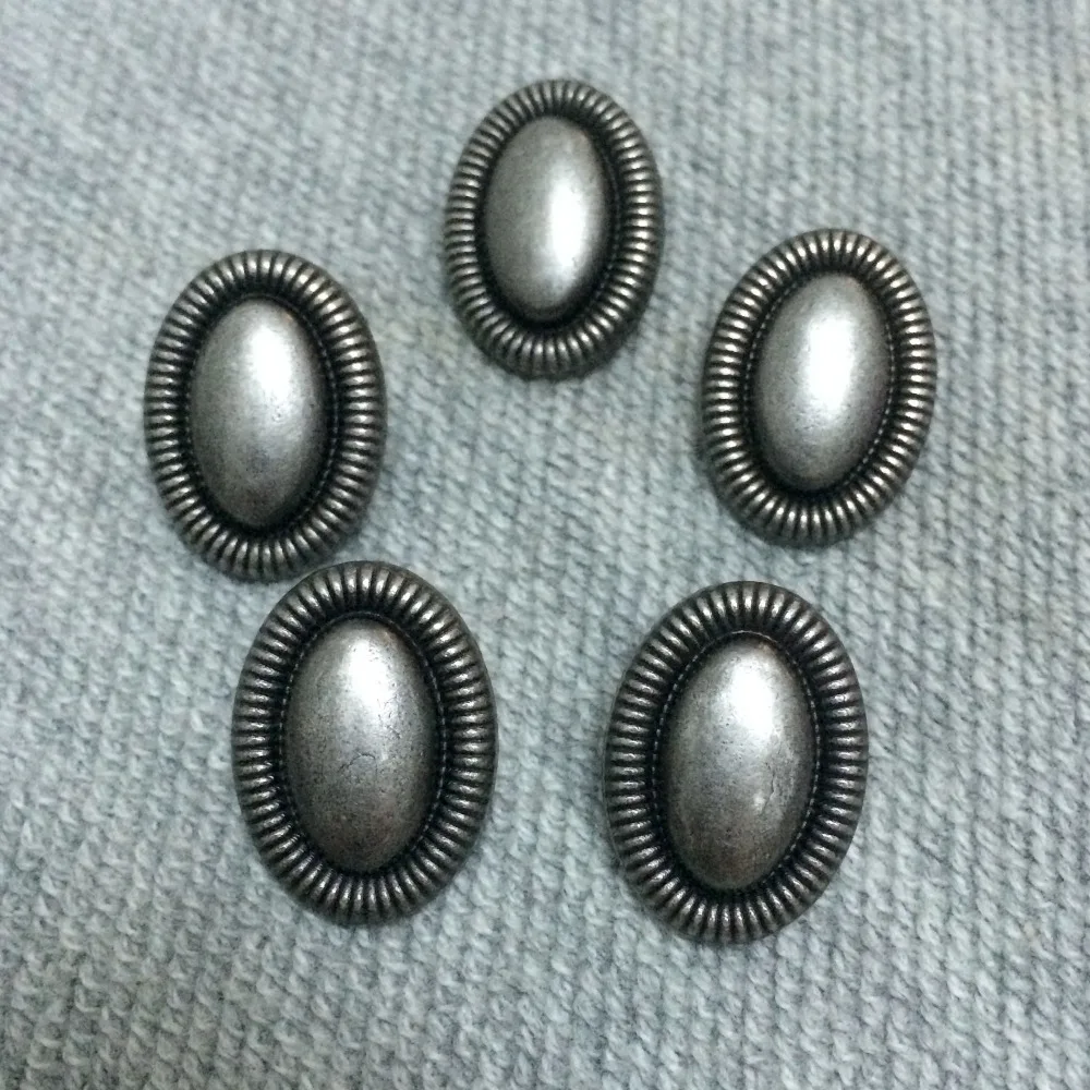 New 50PCS 21X15MM Antique Silver Oval Flower Studs Rivet Punk Spike Shoes Belt Bag Accessories Leather Craft Shipping Free
New 50PCS 21X15MM Antique Silver Oval Flower Studs Rivet Punk Spike Shoes Belt Bag Accessories Leather Craft Shipping Free