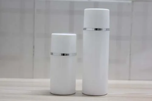 100pcs 100ml white airless vacuum pump lotion bottle with silver Line ,100 ml vacuum Cosmetic bottle with silver line
100pcs 100ml white airless vacuum pump lotion bottle with silver Line ,100 ml vacuum Cosmetic bottle with silver line
