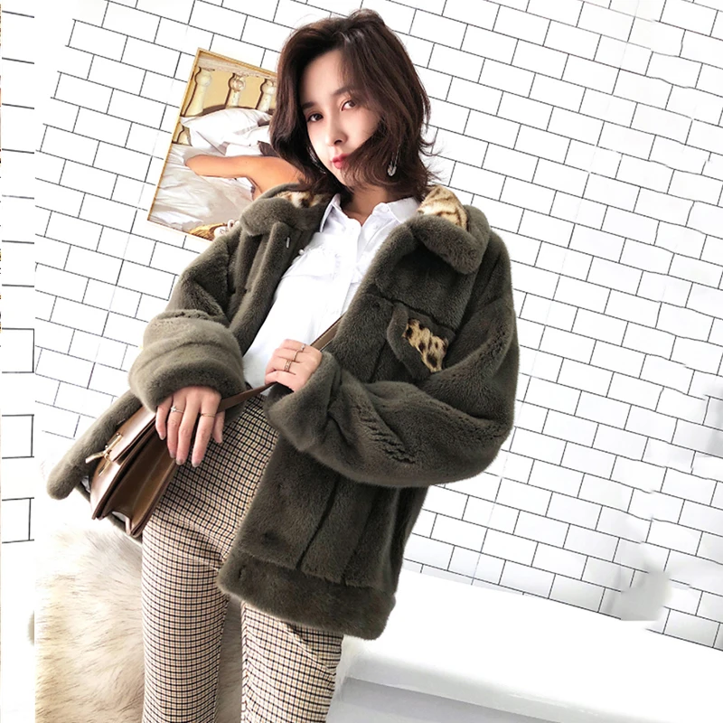 Ftangaiur New Winter Import Velvet Mink Fur Coat Turn-Down Collar Slim Women Jacket Beading Leopard Medium Real Mink Fur Coats
Ftangaiur New Winter Import Velvet Mink Fur Coat Turn-Down Collar Slim Women Jacket Beading Leopard Medium Real Mink Fur Coats