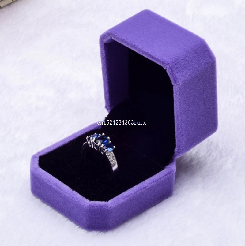 100pcs Square Shape Ring Boxes Lovely Velvet Wedding Engagement Gift Box For Earrings Jewelry Display Gift Box Holder
100pcs Square Shape Ring Boxes Lovely Velvet Wedding Engagement Gift Box For Earrings Jewelry Display Gift Box Holder