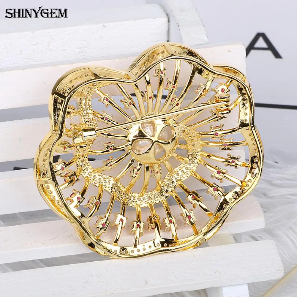 SHINYGEM Trendy Flower Brooches Noble Cubic Zircona Brooch Pave Shell Pearl Gold & Silver Plated Fashion Luxury Brooch For Women
SHINYGEM Trendy Flower Brooches Noble Cubic Zircona Brooch Pave Shell Pearl Gold & Silver Plated Fashion Luxury Brooch For Women