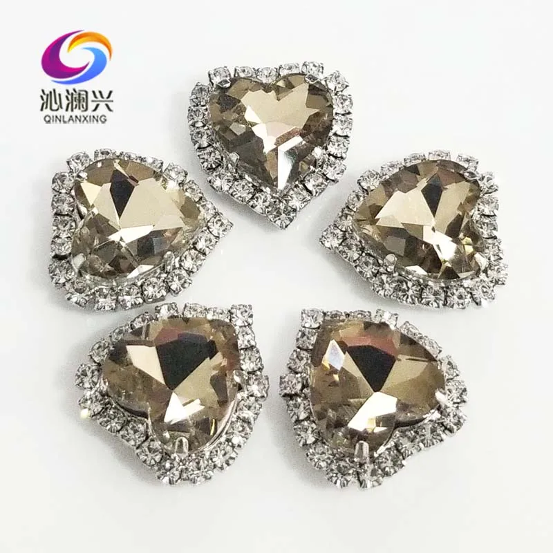 Factory sales heart shape Light coffee high-quality Crystal glass buckle,silver base sew on rhinestones Diy/jewelry accessories
Factory sales heart shape Light coffee high-quality Crystal glass buckle,silver base sew on rhinestones Diy/jewelry accessories