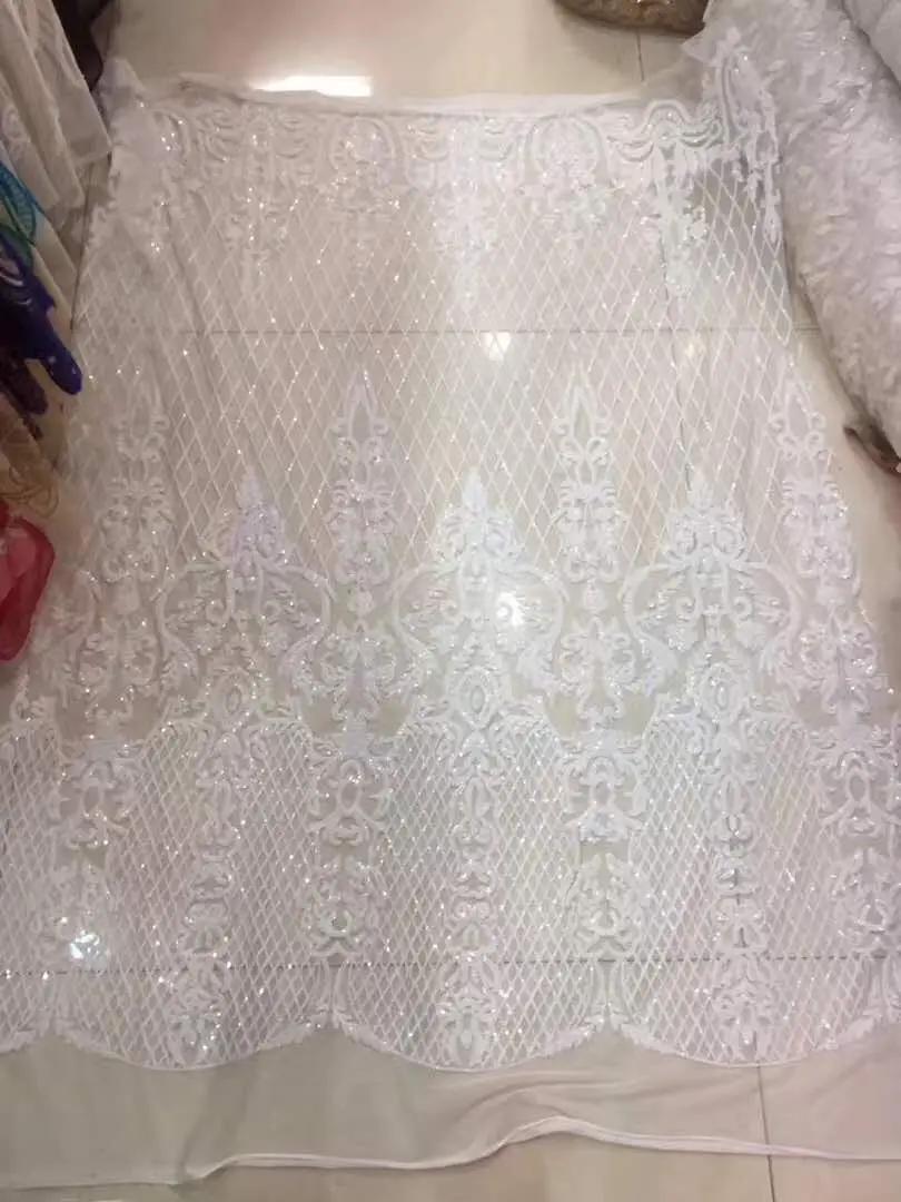 S-6111 New nigerian african lace fabric tulle lace fabric with sequins for party dress
S-6111 New nigerian african lace fabric tulle lace fabric with sequins for party dress