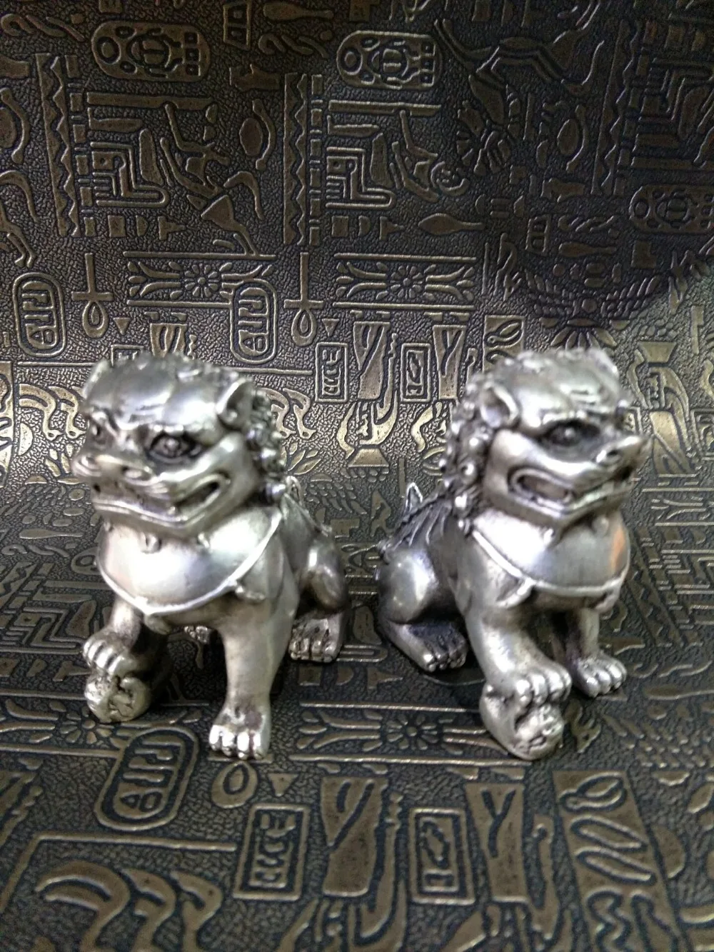 Античная серебряная статуя/скульптура QingDynasty --- Лев, пара, ручная резьба, украшение, коллекция и украшение
Античная серебряная статуя/скульптура QingDynasty --- Лев, пара, ручная резьба, украшение, коллекция и украшение