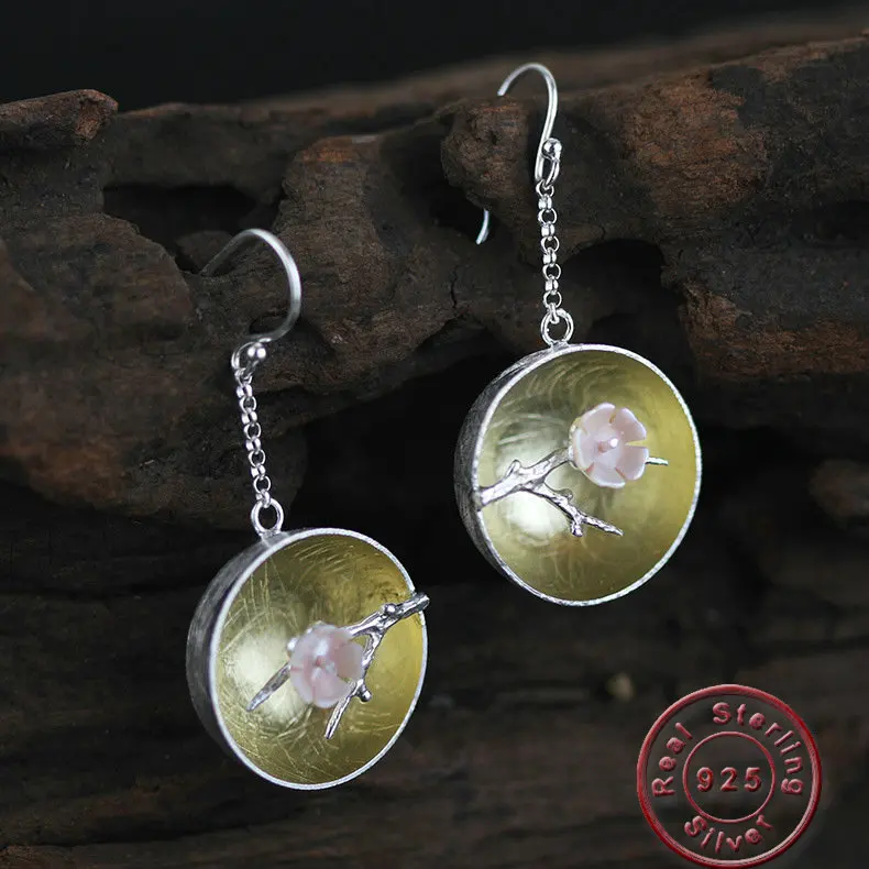Amxiu Real 925 Sterling Silver Natural Shell Handmade Fine Jewelry The Aroma of Wintersweet Dangle Earrings for Women Brincos
Amxiu Real 925 Sterling Silver Natural Shell Handmade Fine Jewelry The Aroma of Wintersweet Dangle Earrings for Women Brincos