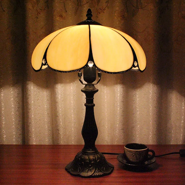 European Creative Table Lights Bedroom Bedside Living Room Cafe Bar Hotel Study Room Fashion Colourful Glass Table Lamps
European Creative Table Lights Bedroom Bedside Living Room Cafe Bar Hotel Study Room Fashion Colourful Glass Table Lamps